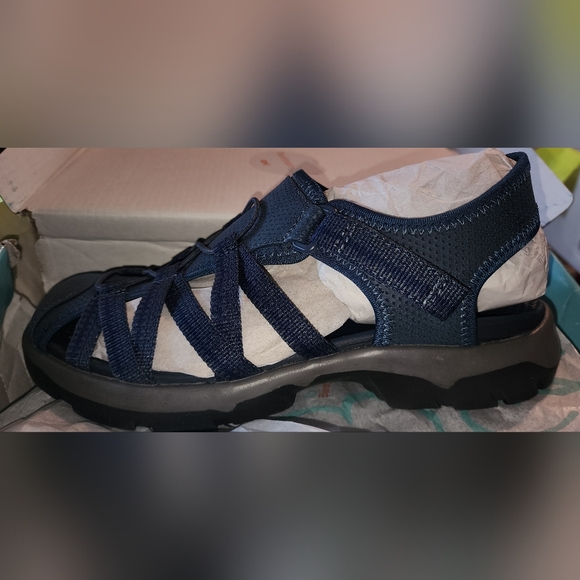 Baretraps Lana Women's Closed Toe Sandals (Navy) - Picture 9 of 11